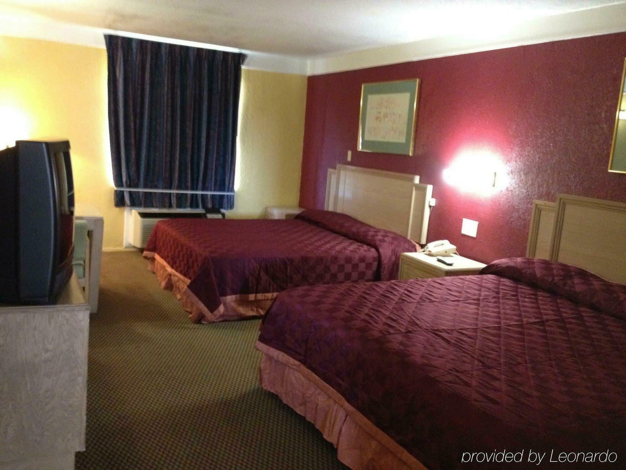 Economy Inn & Suites Denton Exteriör bild